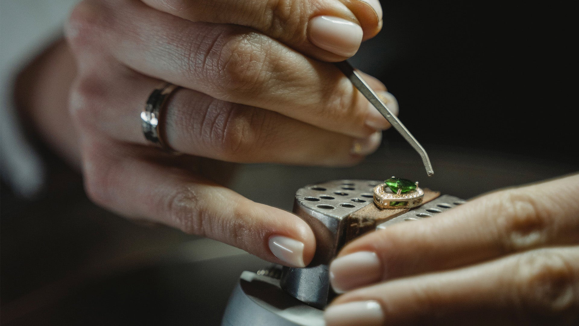 Guldsmed med høj ekspertise